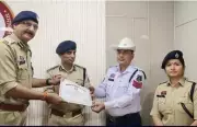 Raipur Police Commends Traffic Constable for Helping Differently-Abled Man in Rain