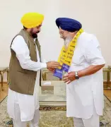 Rajmohinder Singh Majitha Joins AAP, Boosts Party in Majha Region