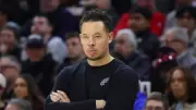 Spurs Coach Mitch Johnson Defends Stephon Castle After All-Defensive Snub