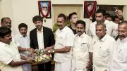 Tamil Nadu Floor Test: AIADMK Rebels Velumani, Shanmugam Back Vijay