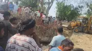 Three dead in soil mound collapse in UP's Kaushambi district