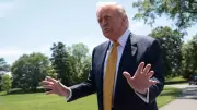 Trump Delays Iran Strikes After Gulf Allies Urge Restraint