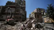 Trump Says Iran Ceasefire Stands After Attack on US Destroyers