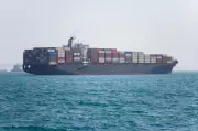 US pushes to reopen Strait of Hormuz as Iranian attacks on UAE strain ceasefire