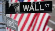 US Stocks Rally for Eighth Straight Week on Easing Bond Yields