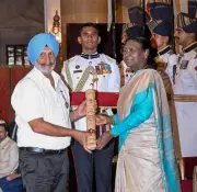 Veteran Hockey Coach Baldev Singh Conferred Padma Shri