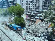 Western Railway Demolishes 60 Illegal Structures Along Goregaon-Malad Corridor