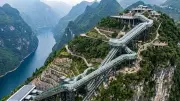 World's Longest Outdoor Escalator in China: 905-Meter Sky Ladder