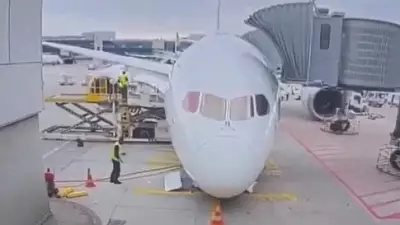 Boeing 787-9 Front Landing Gear Collapses at Frankfurt Airport