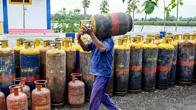 Centre Cuts Subsidised LPG for Ujjwala Beneficiaries to 4 Cylinders Yearly