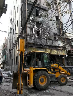 Delhi CM Announces Rs 10 Lakh Compensation for Malviya Nagar Fire, Saket Collapse Victims