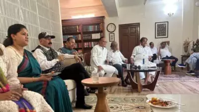 Mamata's Troubles Deepen as 5 TMC MPs Meet Sukhendu Sekhar Roy After Resignation