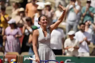 Marta Kostyuk Stuns Iga Swiatek at French Open, Reaches Quarterfinals