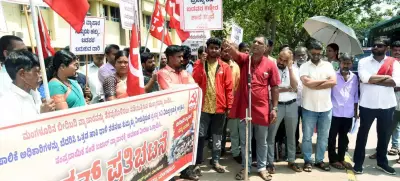 Protest in Mangaluru Against Sunday Bazaar Vendor Eviction Demands Alternative Site