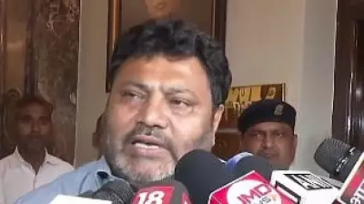 Samajwadi Party chief whip Kamal Akhtar resigns from UP Assembly post