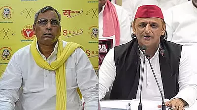 Samajwadi Party Heading for Split, Akhilesh May Step Down: UP Minister