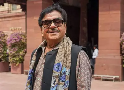 Shatrughan Sinha Vows Loyalty to Mamata Banerjee Amid TMC Turmoil