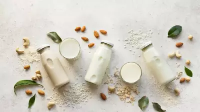 Soy, Oat or Almond Milk: Which Plant-Based Milk is Healthiest?