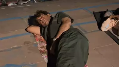 Sunil Grover Shares Video of Himself Sleeping on Ganga Riverbank