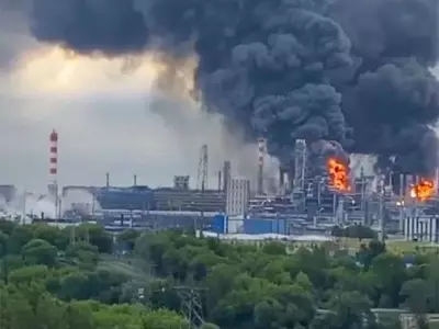 Ukraine Strikes Moscow Oil Refinery Second Time in a Week, Zelenskyy Calls It Justified Response