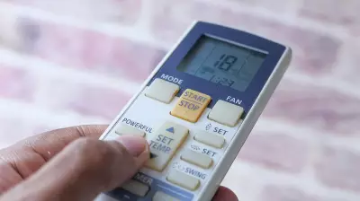 Why Men and Women Clash Over AC Remote: Science Behind Temperature War