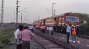 4 killed jumping off train after fire rumour in Madhya Pradesh