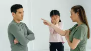 5 Fathers' Mistakes That Harm a Child's Personality and Confidence