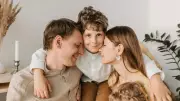 8 Parenting Habits to Raise Independent Thinkers and Confident Kids