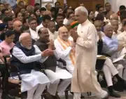 Actor Anil Rastogi Clarifies Missing PM Modi's Handshake at Padma Awards