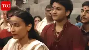 Aishwarya Rajinikanth Visits Arunachaleswarar Temple with Son Linga