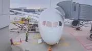 Boeing 787-9 Front Landing Gear Collapses at Frankfurt Airport