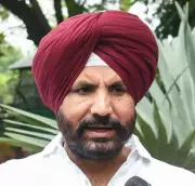 Congress protests arrest of worker for disassembling broom in Punjab
