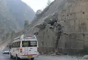 Cracked Retaining Wall on Mandi-Kullu Highway Raises Monsoon Safety Fears