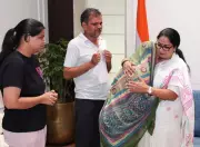 Delhi CM Rekha Gupta Hands Over Rs 10 Lakh Ex Gratia to Tragedy Victims' Families