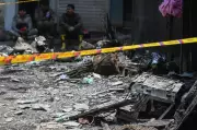 Delhi Firefighters Battle Traffic and Narrow Lanes to Reach Hauz Rani Blaze