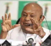 Deve Gowda denies seeking Rajya Sabha seat, defends Modi bond