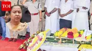 Family Dispute Erupts at Bharathiraja's Funeral, Raadhika Intervenes