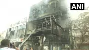 Fire Breaks Out at 3-Storey Commercial Building in Lucknow's Aliganj, Many Feared Trapped
