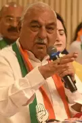 Hooda accuses Haryana govt of burdening farmers with fertiliser price hike