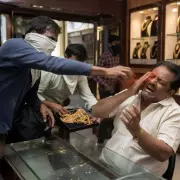 Jeweller robbed of gold worth Rs 65 lakh, cash Rs 1.5 lakh in UP's Firozabad