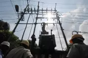 KSEB Warns Public Against Flexboards Near Power Lines During World Cup