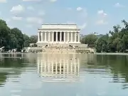 Lincoln Memorial Reflecting Pool Overrun by Algae After $14M Renovation, Locals Criticize Spending