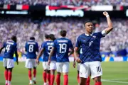 Mbappé Breaks Records as France Beat Senegal 3-1 in World Cup Opener
