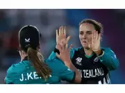 New Zealand keep Women's T20 World Cup hopes alive with narrow four-run win over Ireland
