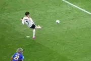 Physics Behind Soccer's Bending Free Kicks Explained