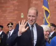 Prince William Kneels to Accept Toddler's Drawing, Promises to Display It on Royal Fridge