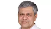 Railway Minister Reviews Station Masters' Empowerment Plan Amid Staffing Issues