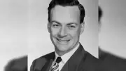 Richard Feynman's Simple Learning Habit: Explain Ideas in Plain Language