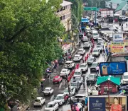 Shimla Choked: Over 11 Lakh Vehicles Enter in 1.5 Months, Massive Traffic Jams