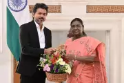 Tamil Nadu CM Vijay Meets Sonia, Rahul Gandhi in Delhi to Strengthen Ties